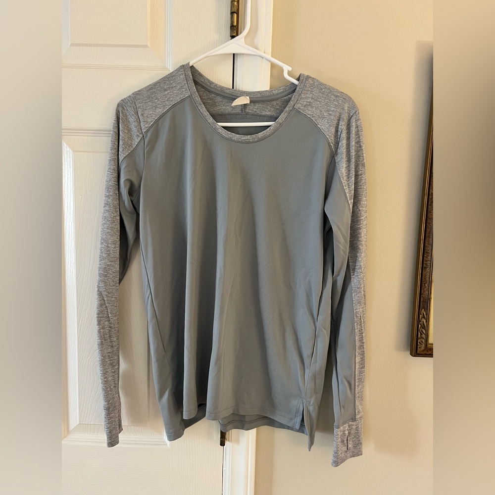 Under Armour Heather Gray Long Sleeve Shirt